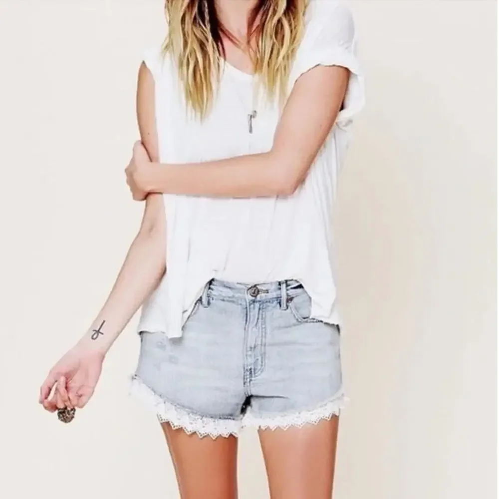 FP FREE PEOPLE Light Blue White Lace Trim Cutoff Distressed Mini Jean Shorts 26
